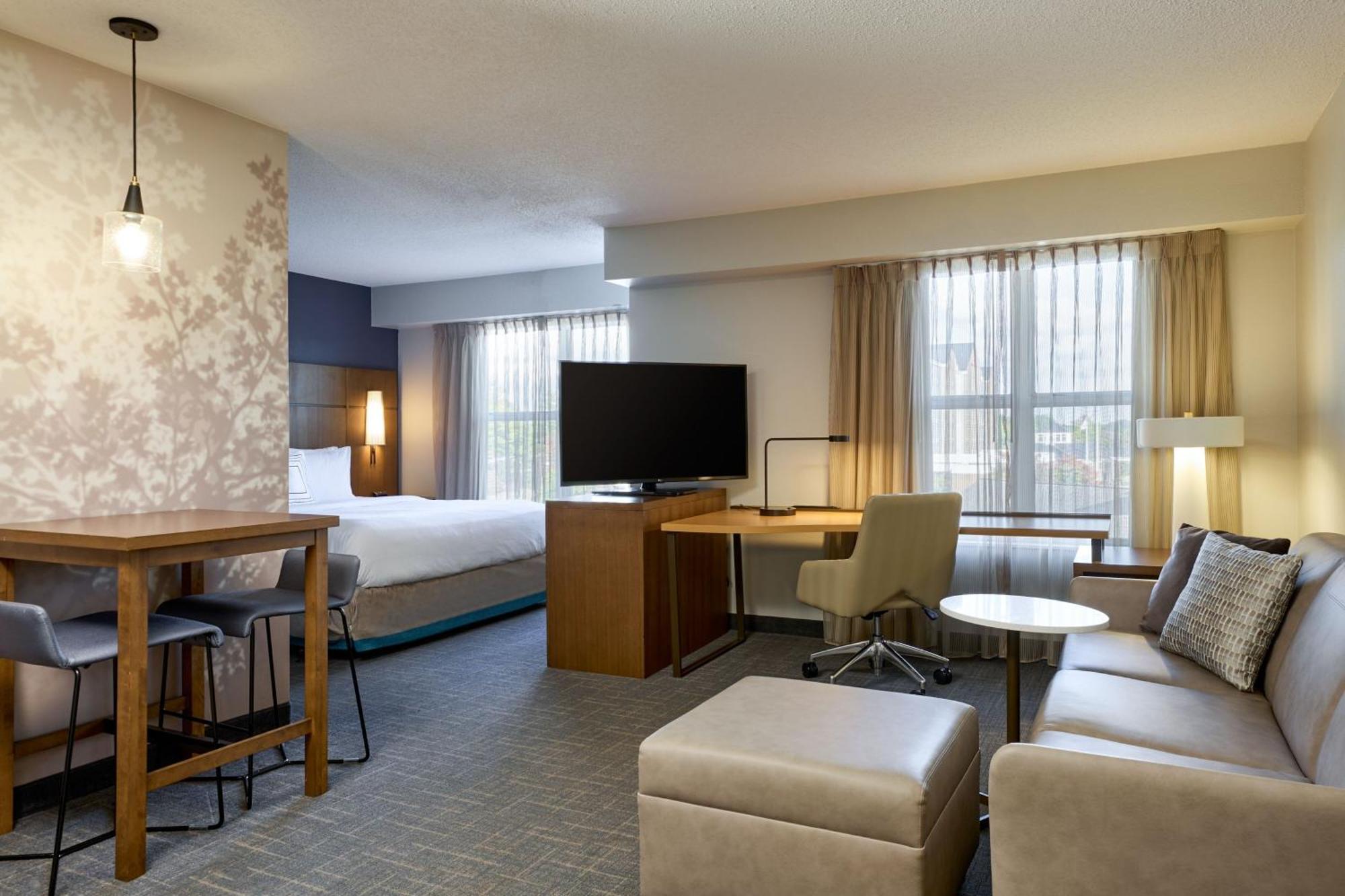 Hotel By Marriott