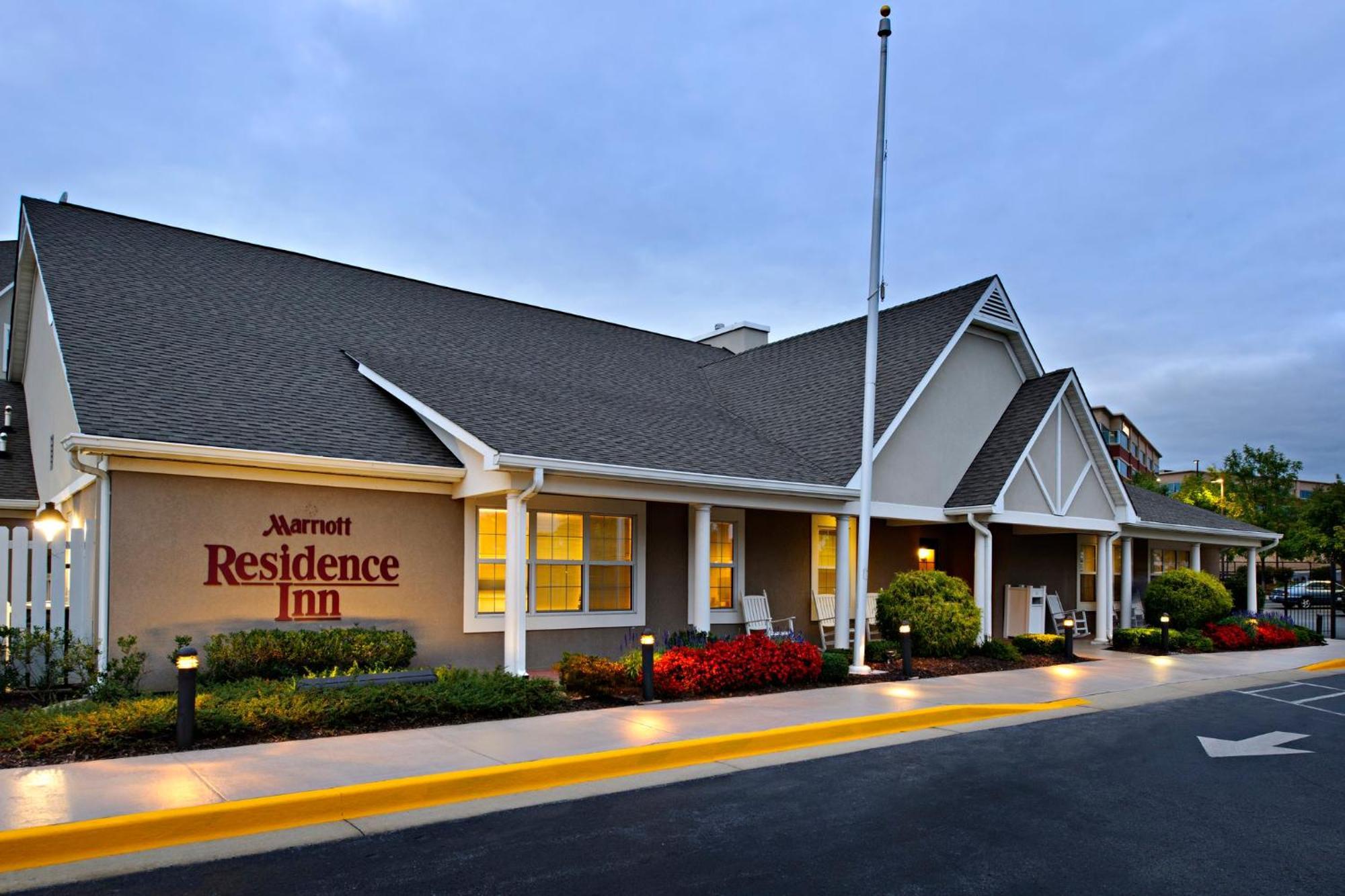 Hotel By Marriott