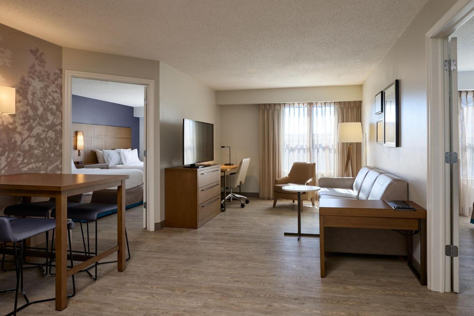 Hotel By Marriott