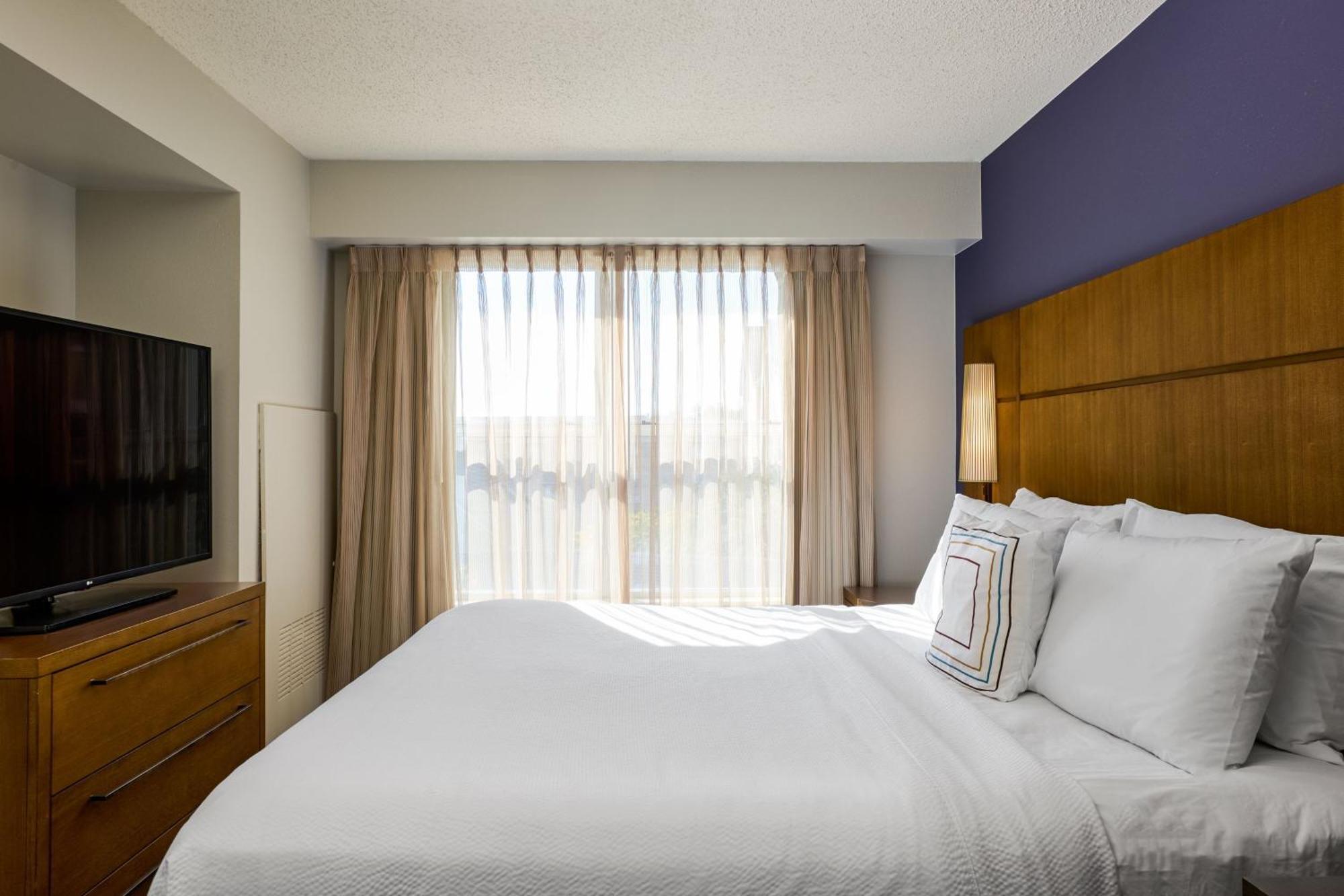 By Marriott 3*
