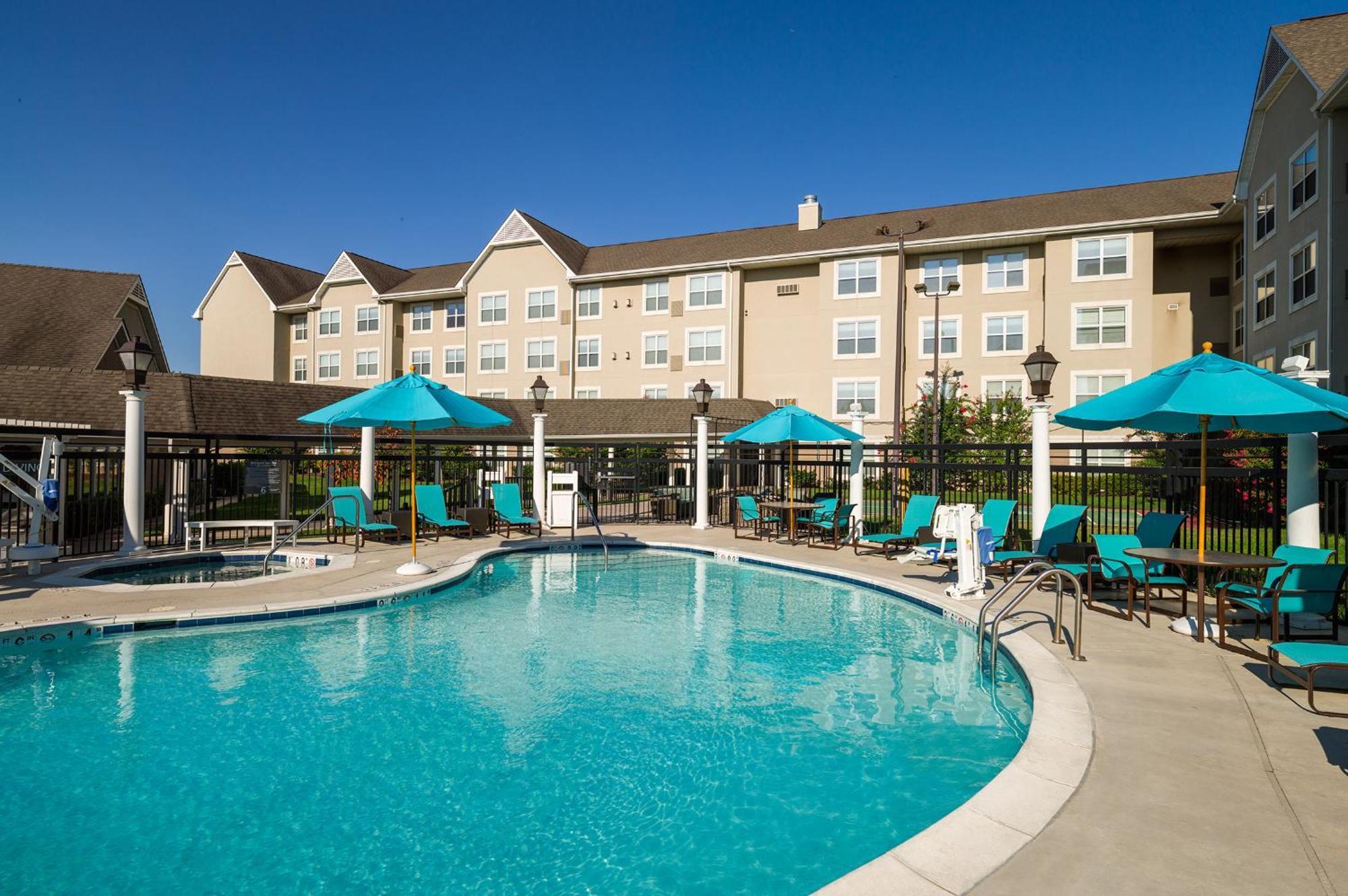 Hotel By Marriott